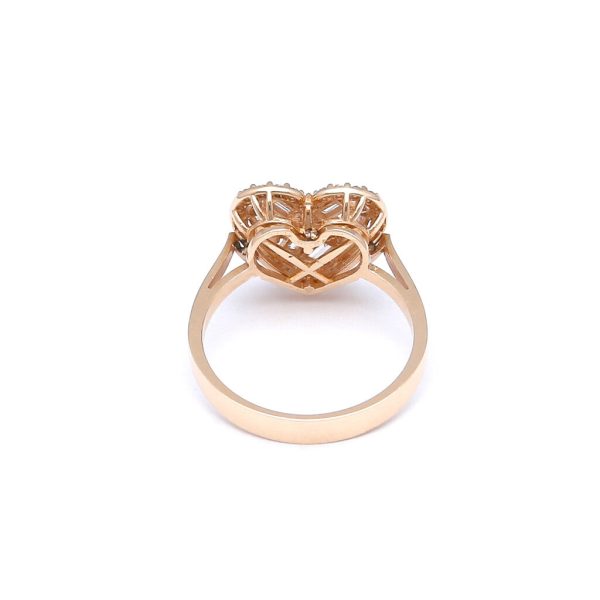 Anillo tipo sello calado motivo corazón con circonias en oro rosa 14 kilates. on Sale