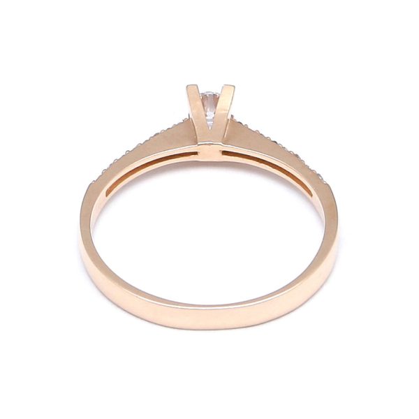 Anillo diseño especial con circonias en oro rosa 14 kilates. Sale