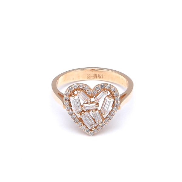 Anillo tipo sello calado motivo corazón con circonias en oro rosa 14 kilates. on Sale